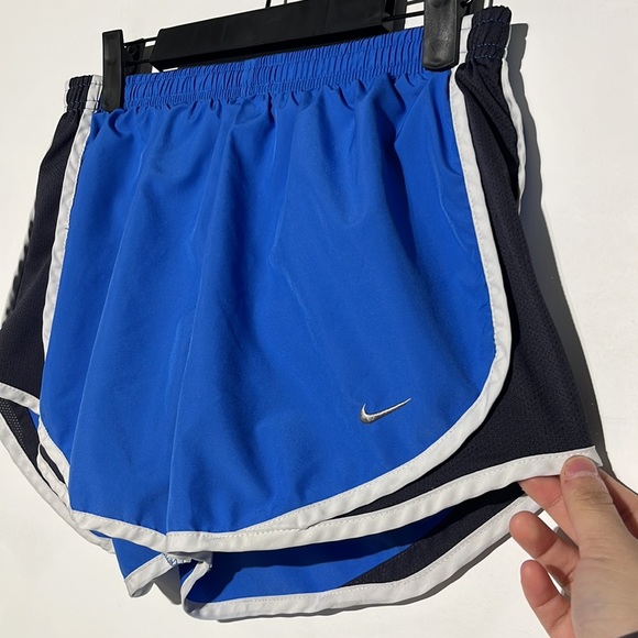 Nike Dri-Fit Tempo Girls Blue Running Shorts Size Large - Picture 2 of 4
